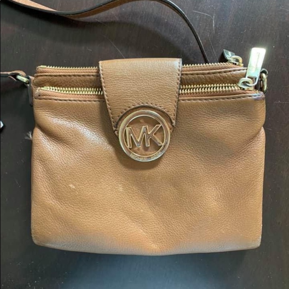 Michael Kors cross body purse